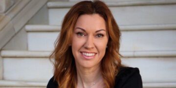 Mercedes López, política con discapacidad visual