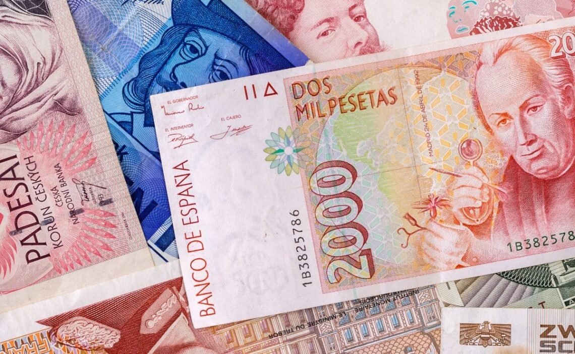 monedas, billetes, dinero