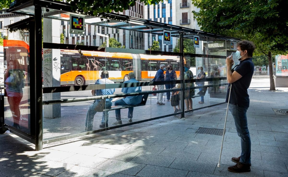 Navilens ya está presente en la red de transporte urbano de Zaragoza