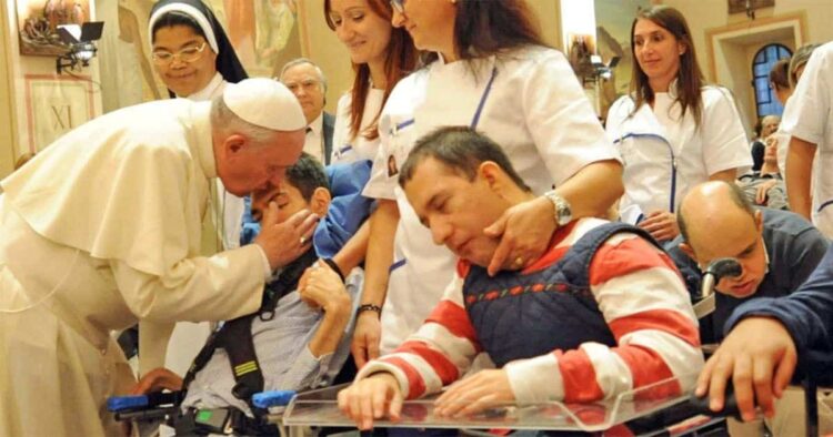 El Papa denuncia el "pecado social" de discriminar a las personas con discapacidad