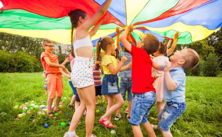 Actividades para niños en los Paradores./ Foto de Canva