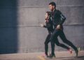 Pareja corriendo para perder peso