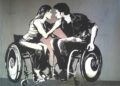 Grafiti de pareja en silla de ruedas