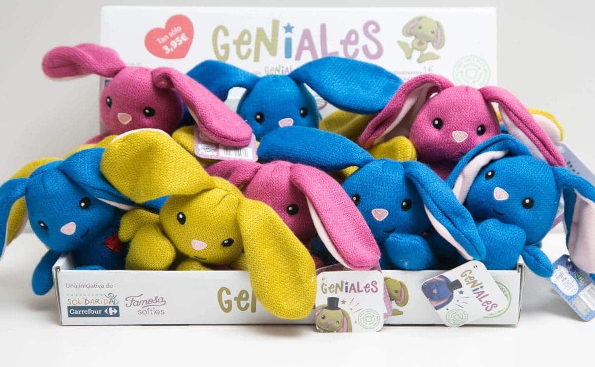 Peluches solidarios de Carrefour a favor de la infancia con enfermedades raras./ Foto de Carrefour