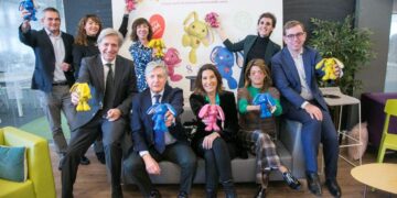 Peluches solidarios de Carrefour a favor de la infancia con enfermedades raras