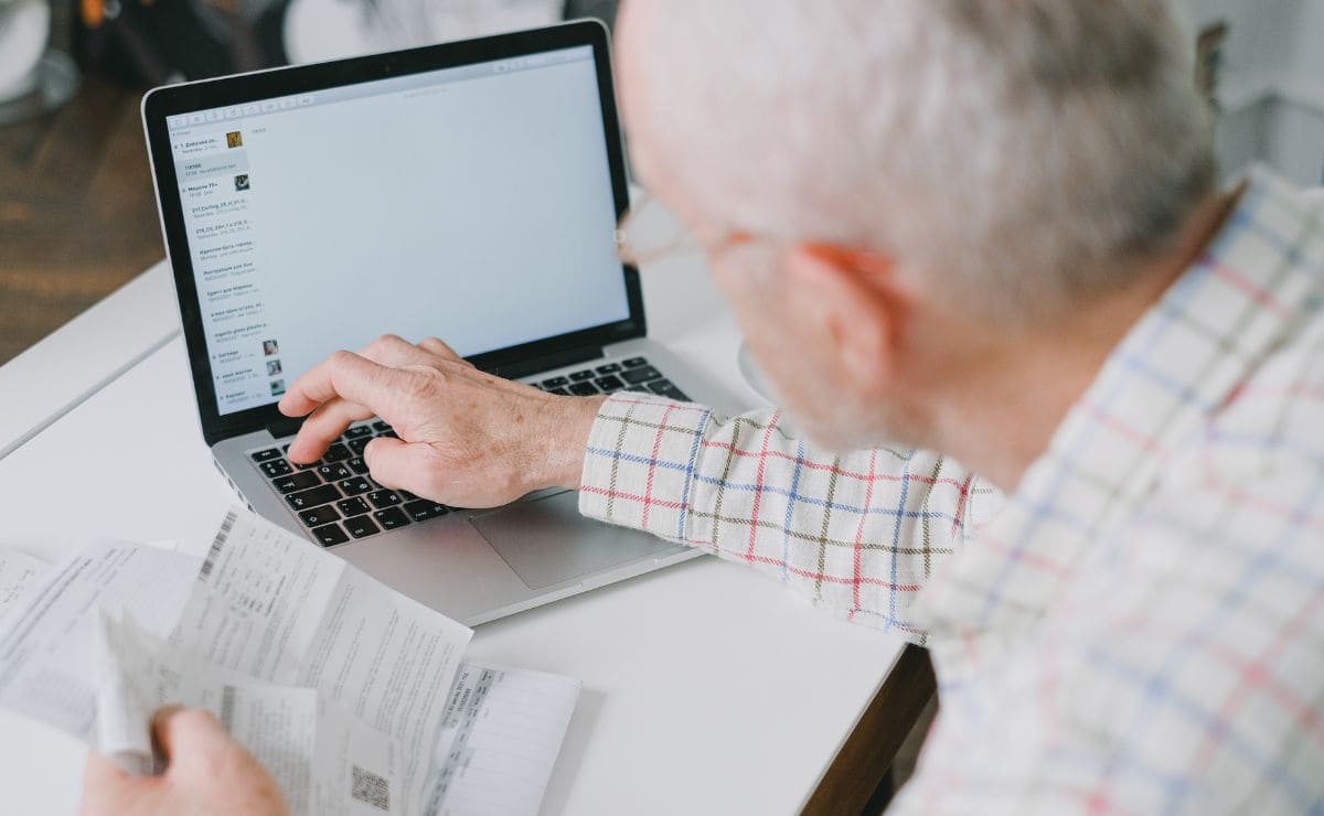 Realizar trámites sobre pensiones