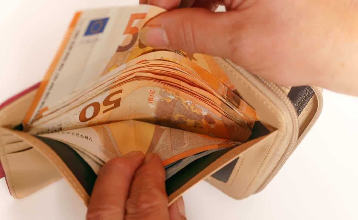 Pago de las pensiones en octubre de 2022./ Foto de Canva