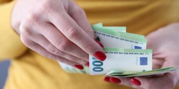 Trucos para detectar billetes falsos según el Banco de España