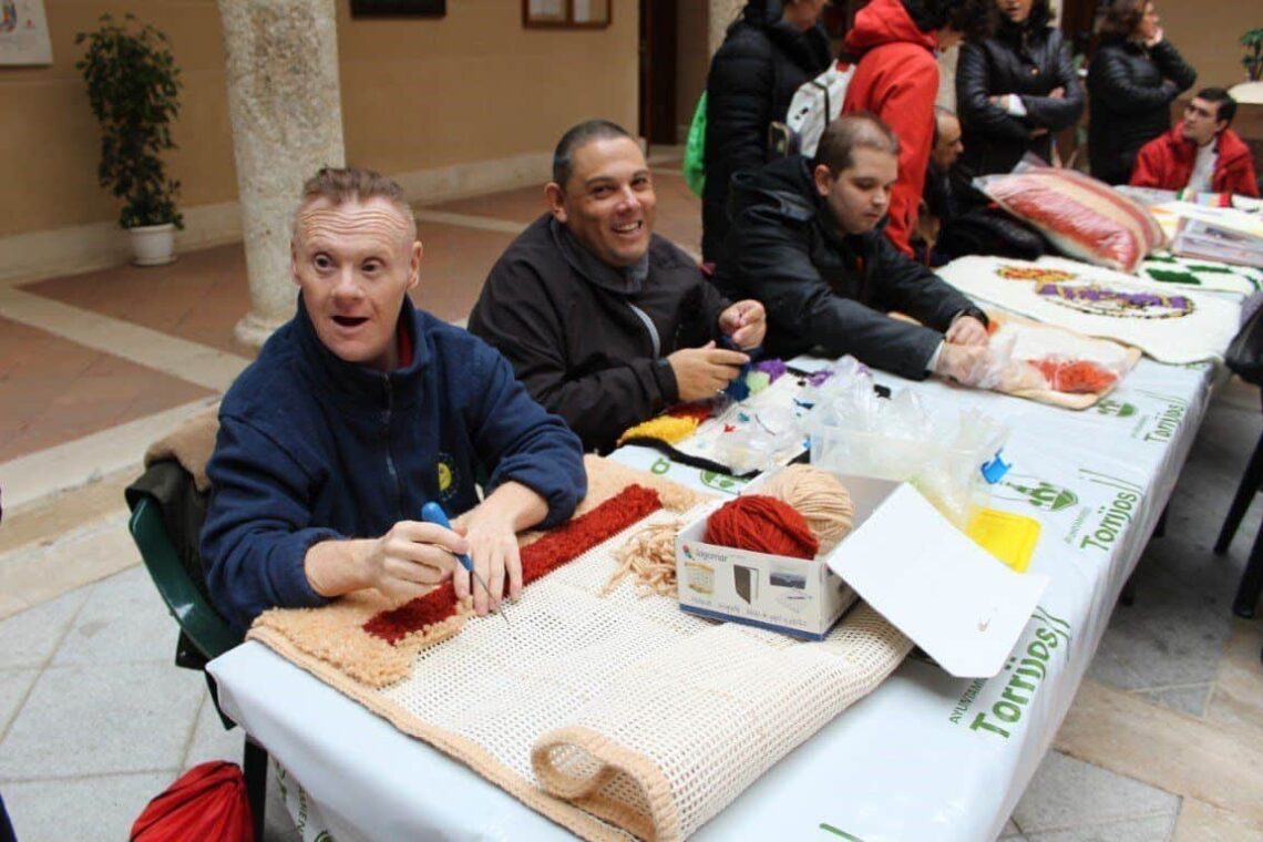 Personas con discapacidad trabajando