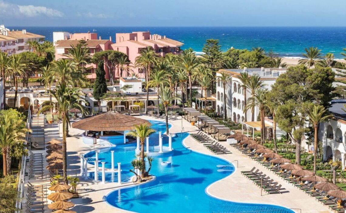 Piscinas del Hotel Melia Zahara Atlanterra, situado en Zahara de los Atunes