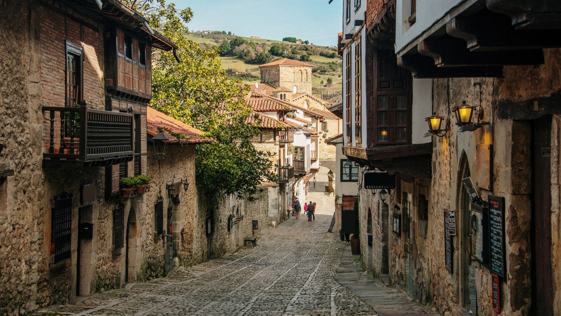 Podrás elegir entre dos Paradores de Turismo en este lugar