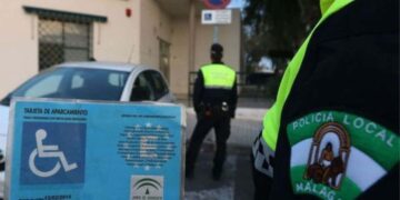Policia Local Malaga tarjeta de aparcamiento