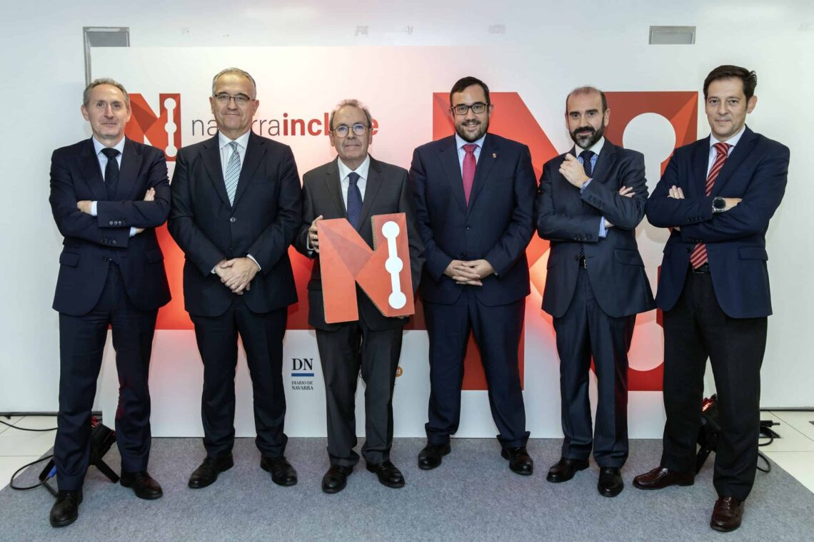 José Manuel Erro, director general del Grupo La Información; Enrique Maya, alcalde de Pamplona; Virgilio Sagüés, presidente del Consejo de Administración del Grupo La Información; Javier Remírez, vicepresidente primero y consejero de Presidencia, Igualdad, Función Pública e Interior del Gobierno de Navarra; Jon Patxi Lerga, director general de Grupo Sifu, y Pablo Frauca, director financiero y de Nuevos Negocios del Grupo La Información