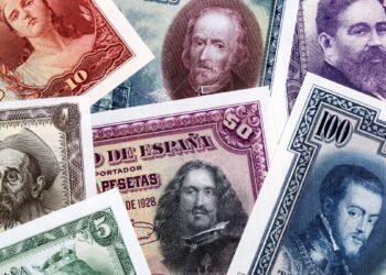 Dinero en efectivo, monedas, billetes, pesetas