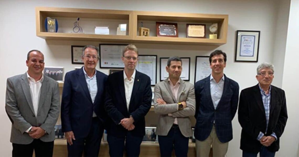 De izq a der. Sergio Pascual (UTCEE), Albert Campabadal (CEDDD), Ferran Bel (PDECAT), Cristian Rovira (CONACEE), Albert Campabadal Blanco (CEDDD) y Pere Forga (USO-FEUSOC)