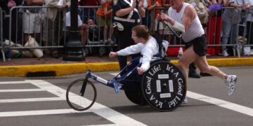 Rick Hoyt durante una prueba del Maratón de Boston