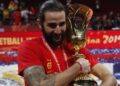 Ricky Rubio con la Copa del Mundo
