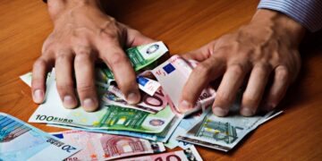 Subsidios y prestaciones del SEPE./ Licencia Adobe Stock