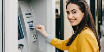 Sacar dinero del cajero automático con la tarjeta ya es historia