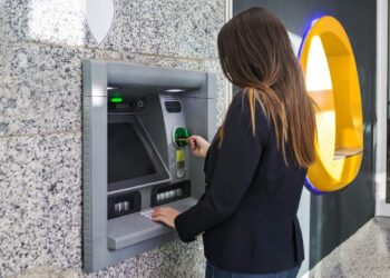 Retirada de dinero efectivo en cajero automático