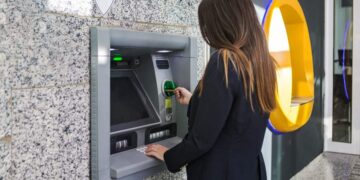 Retirada de dinero efectivo en cajero automático