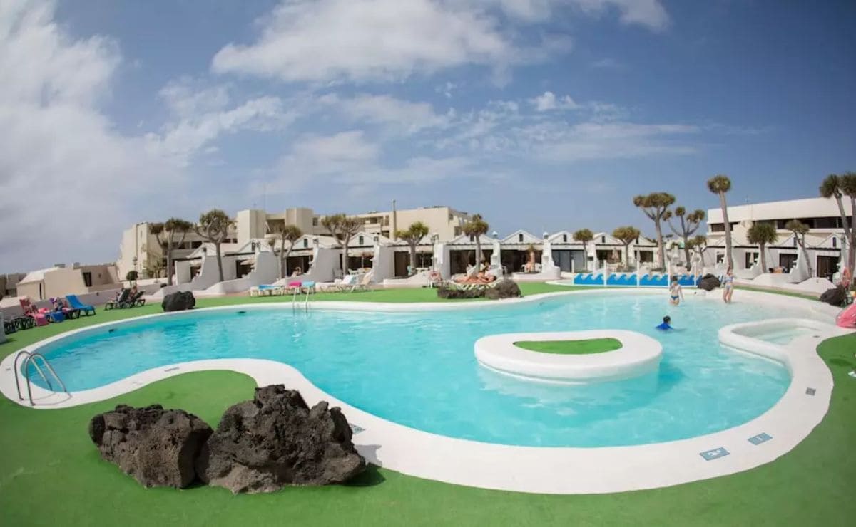 Piscina del Sands Beach Resort, alojamiento que ofrece Carrefour Viajes