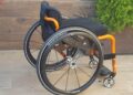 Silla de ruedas naranja