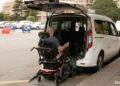 Silla de ruedas subiendo a un Taxi adaptado PMR