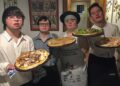 Amigos con síndrome de Down dueños de una pizzería