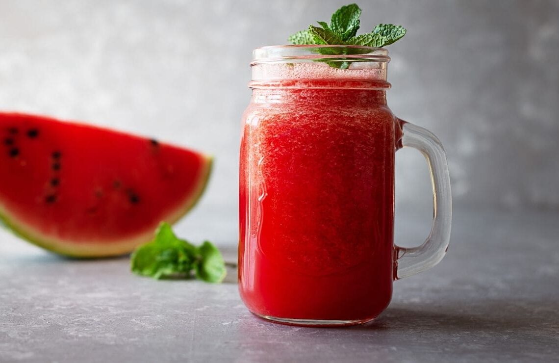 Smoothie de leche, sandía y menta