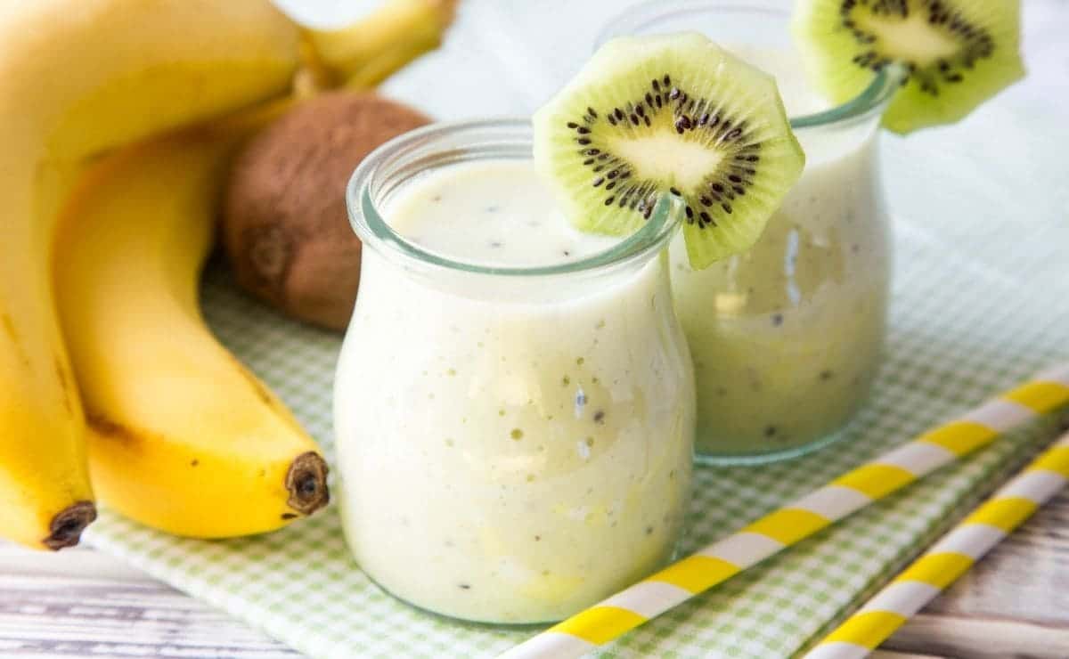 Smoothie de plátano con kiwi