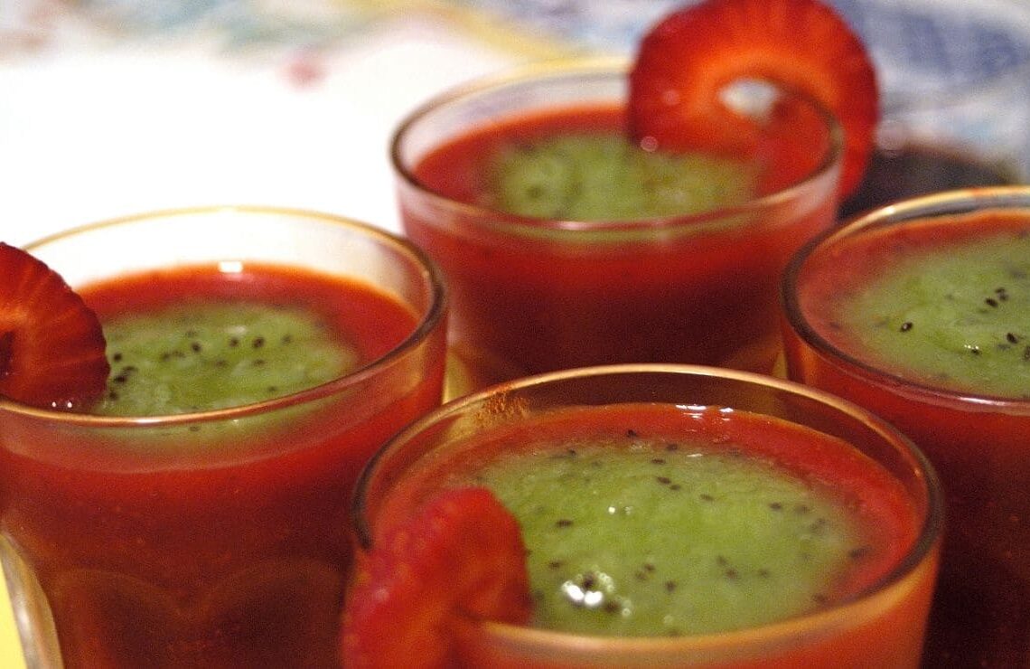 Smoothie de plátano, fresa y kiwi