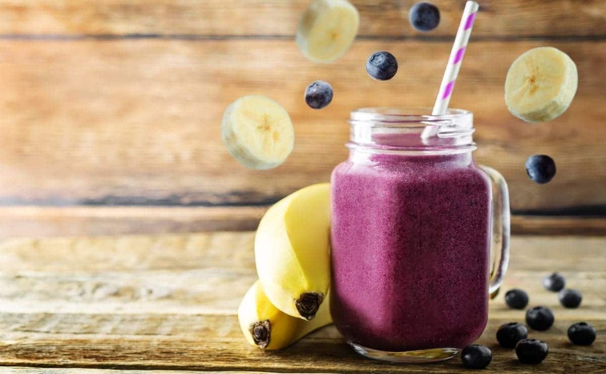 Smoothie de plátano y arándanos