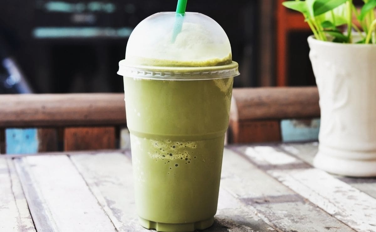 Smoothie de té verde con yogur