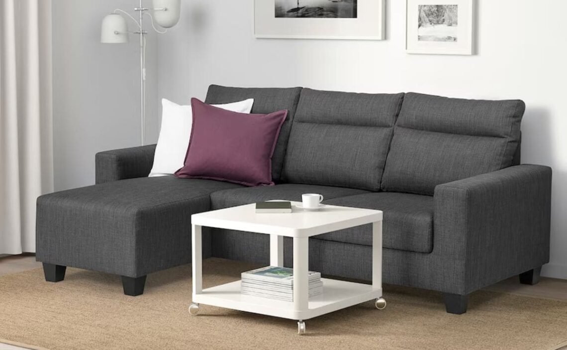 Sofá chaise longue de IKEA./ Foto de IKEA