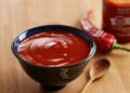 La salsa picante Siracha es fácil de encontrar a día de hoy