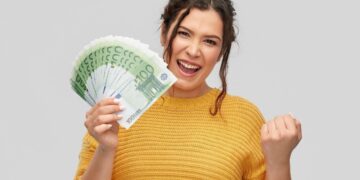 El Gobierno aprueba el Salario Mínimo Interprofesional a 1.000 euros