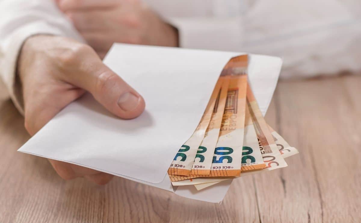 Trucos para detectar billetes falsos según el Banco de España