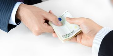 Cobro indebido de subsidio./ Foto de Canva