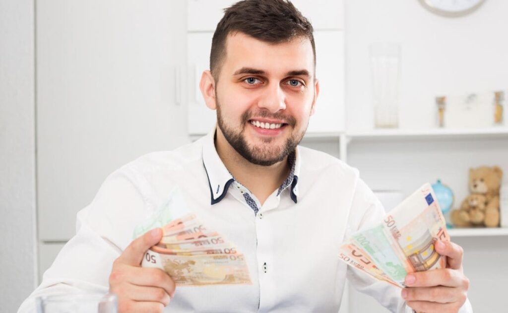 Efectos de la subida del SMI en el subsidio por desempleo./ Foto de Canva