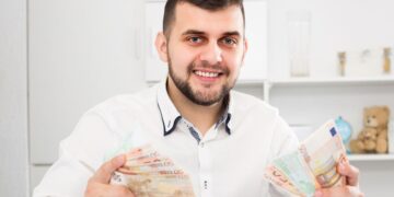 Efectos de la subida del SMI en el subsidio por desempleo./ Foto de Canva