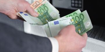 Subsidio mayores de 52 años./ Foto de Canva