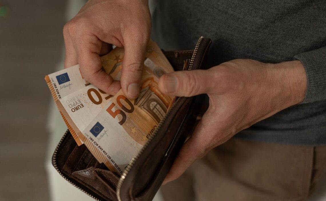 Subsidio para mayores de 52 años./ Licencia Adobe Stock