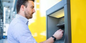 Pago del subsidio para mayores de 45 años./ Foto de Canva