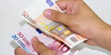 Diferencias entre prestación y subsidio por desempleo./ Foto de Canva