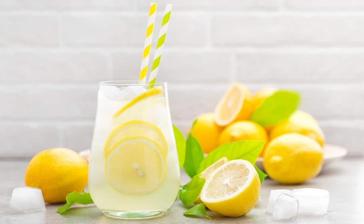 Té de limón con hielo