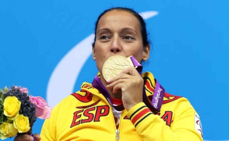 Teresa Perales celebra su medalla en los Juegos Paralímpicos Río 2016