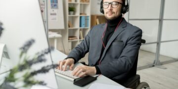 Hacer testamento con discapacidad./ Foto de Canva