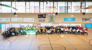 Foto grupal con todos los equipos