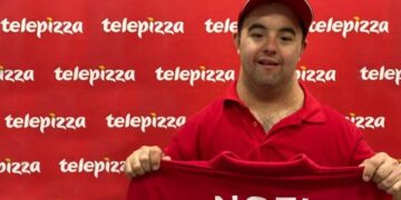 Noel, primer trabajador incorporado a Telepizza  con discapacidad intelectual de LaLiga Genuine Santander